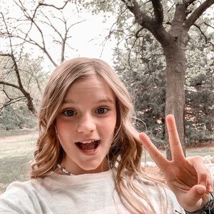 Meet your Posher, Cara